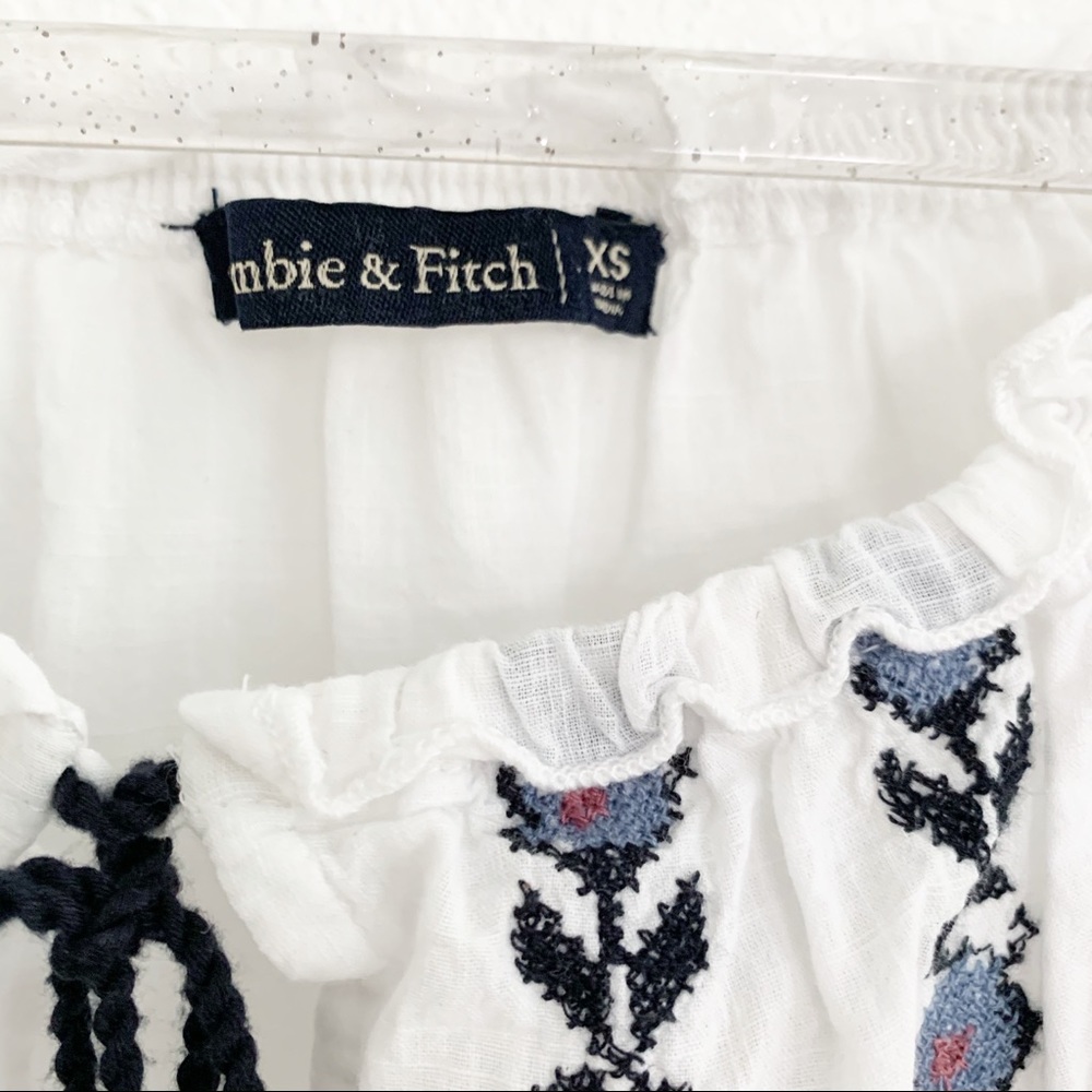 ABERCROMBIE & FITCH Off the Shoulder Top XS - Picture 3 of 3